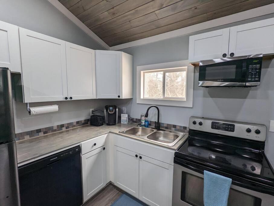 Summerlee - Beautiful Remodeled *